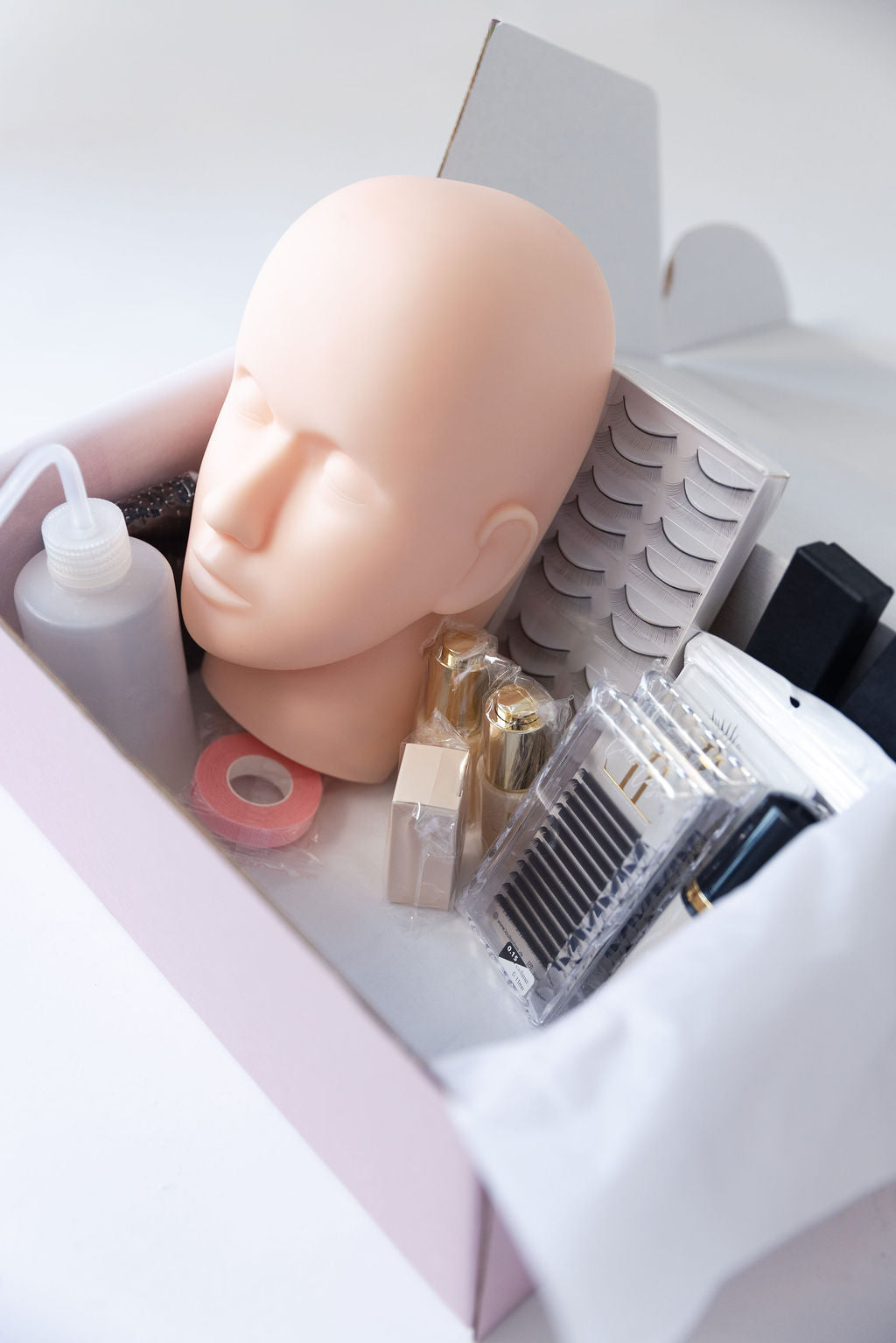 ONLINE VOLUME LASHES COURSE